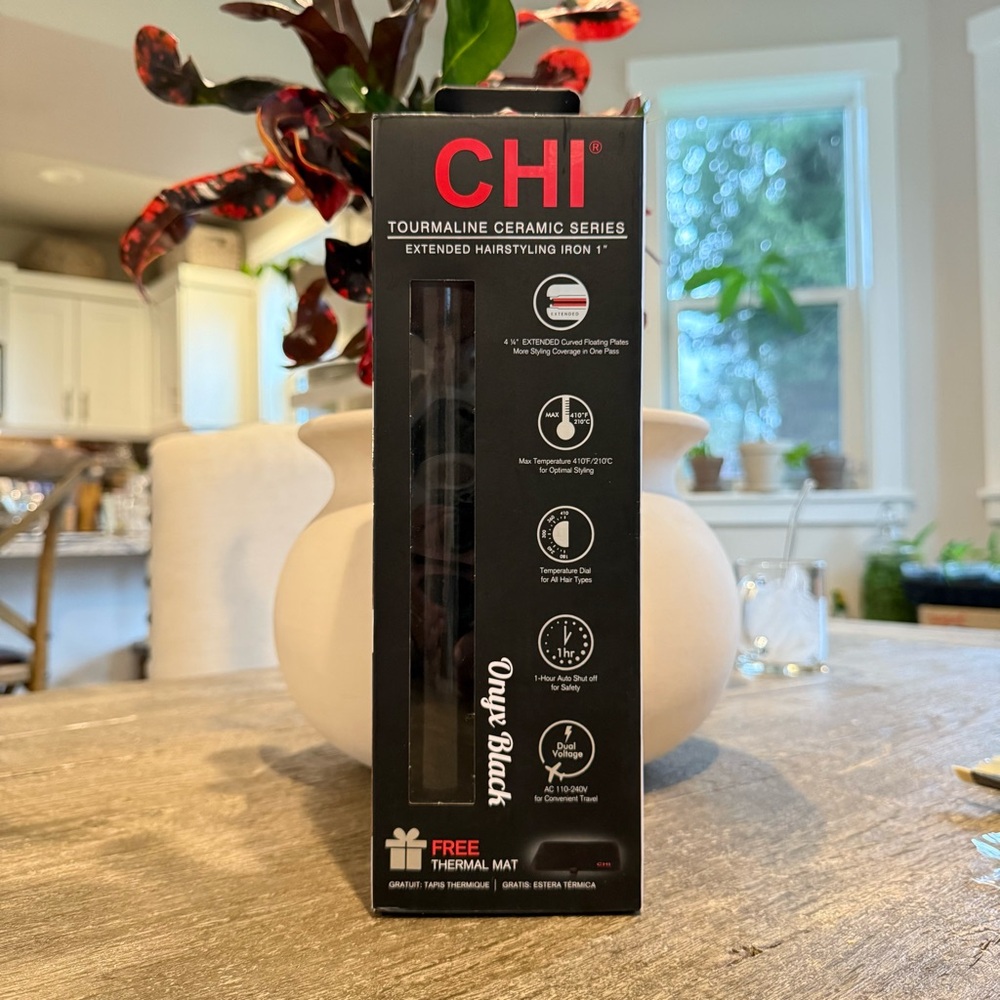 CHI
TOURMALINE CERAMIC SERIES
EXTENDED HAIRSTYLING IRON 1”